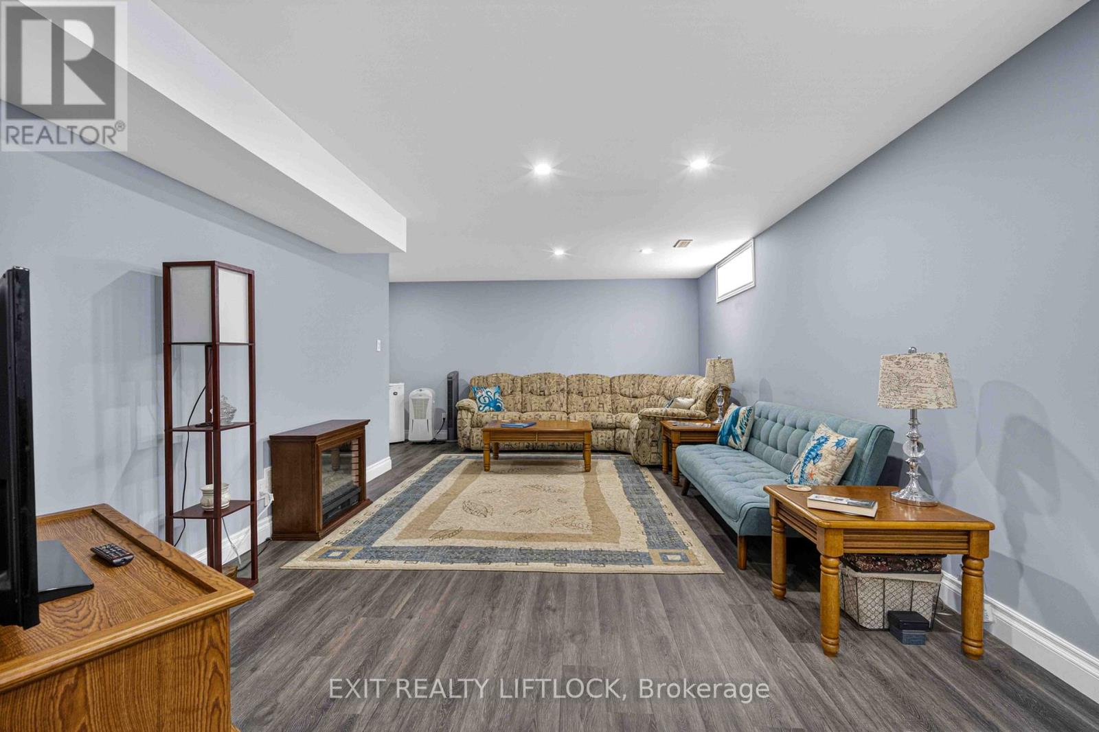 44 HELEN STREET - 23