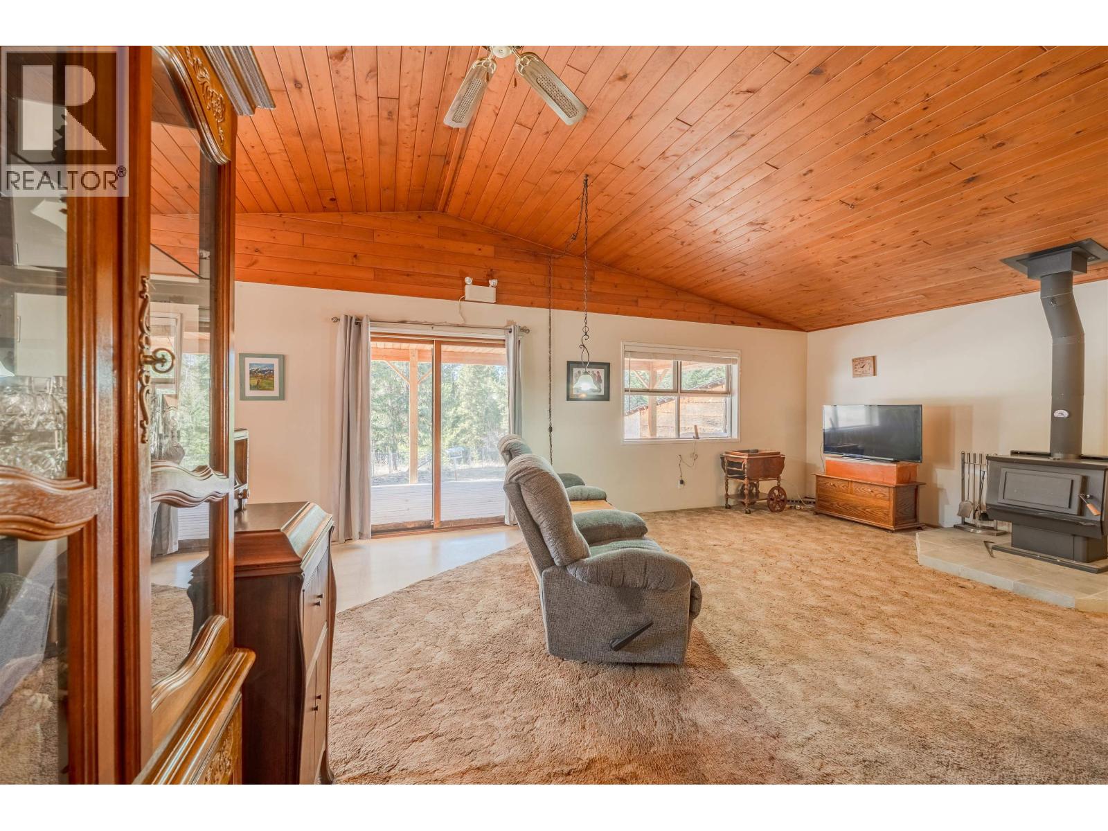 6784 BARNETT ROAD, 100 Mile House