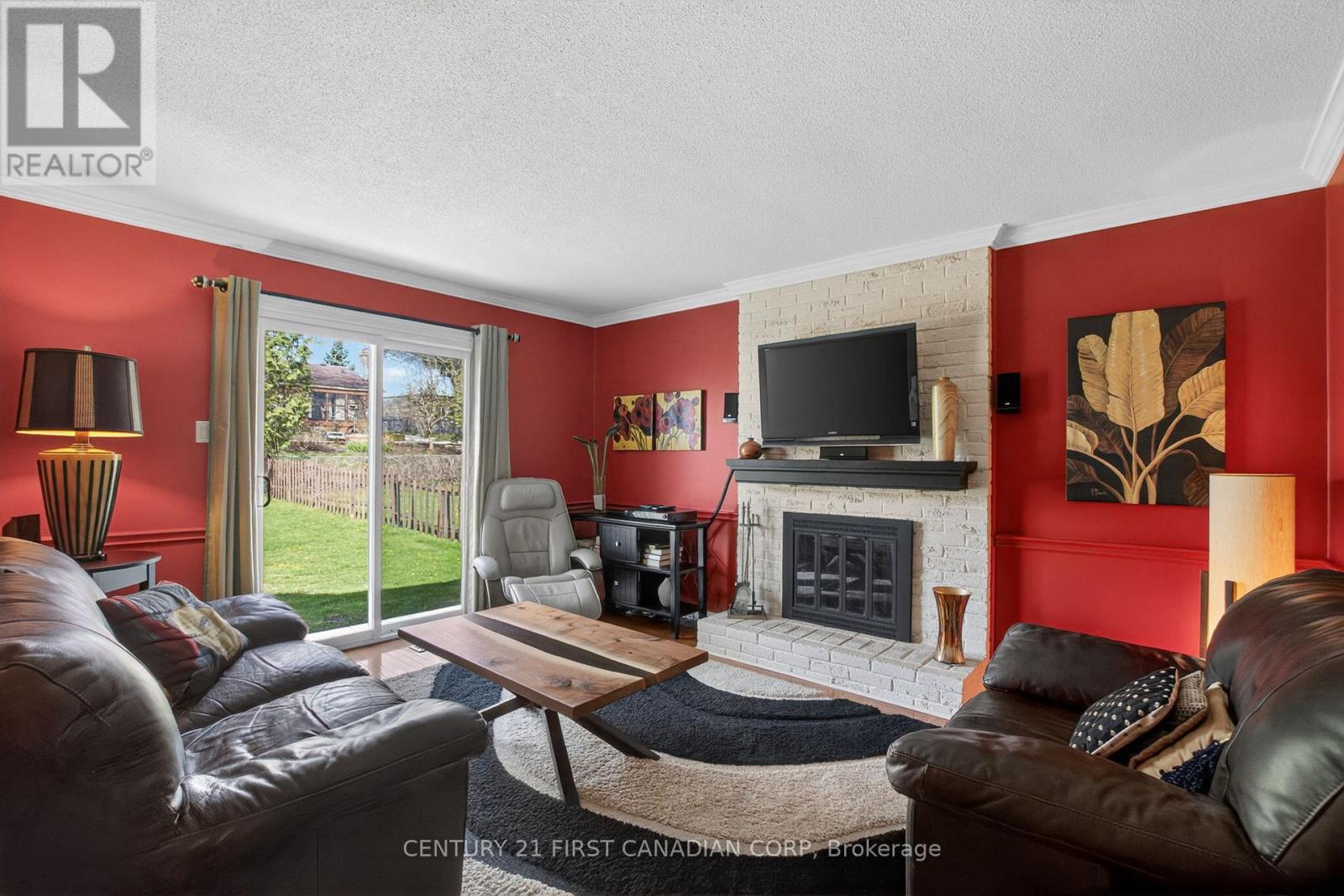19 BARTLETT CRESCENT - 13