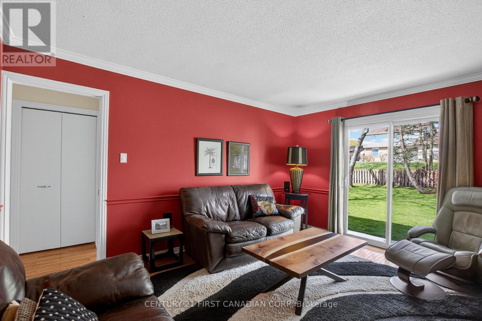 19 BARTLETT CRESCENT - 14
