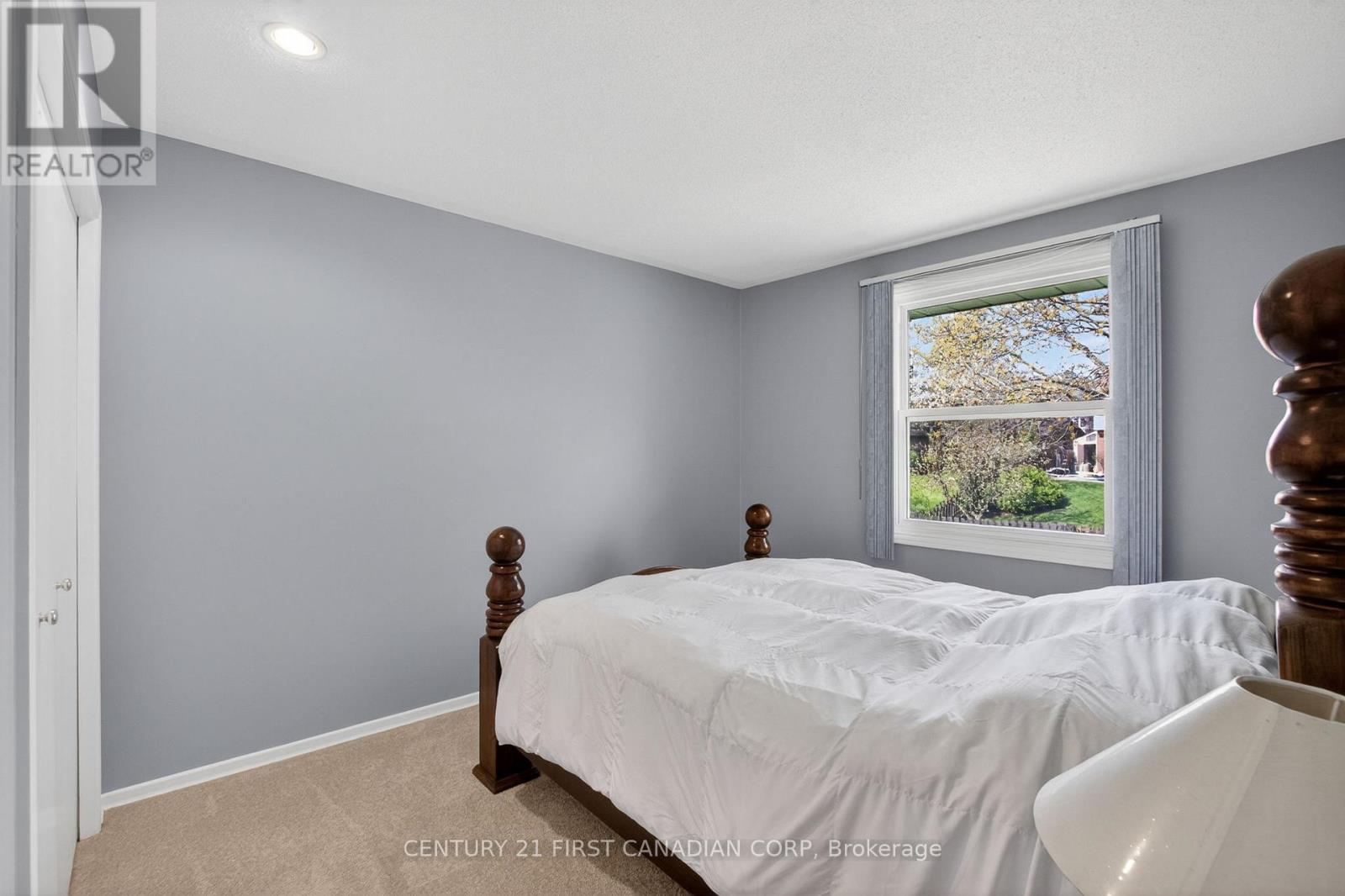 19 BARTLETT CRESCENT - 18