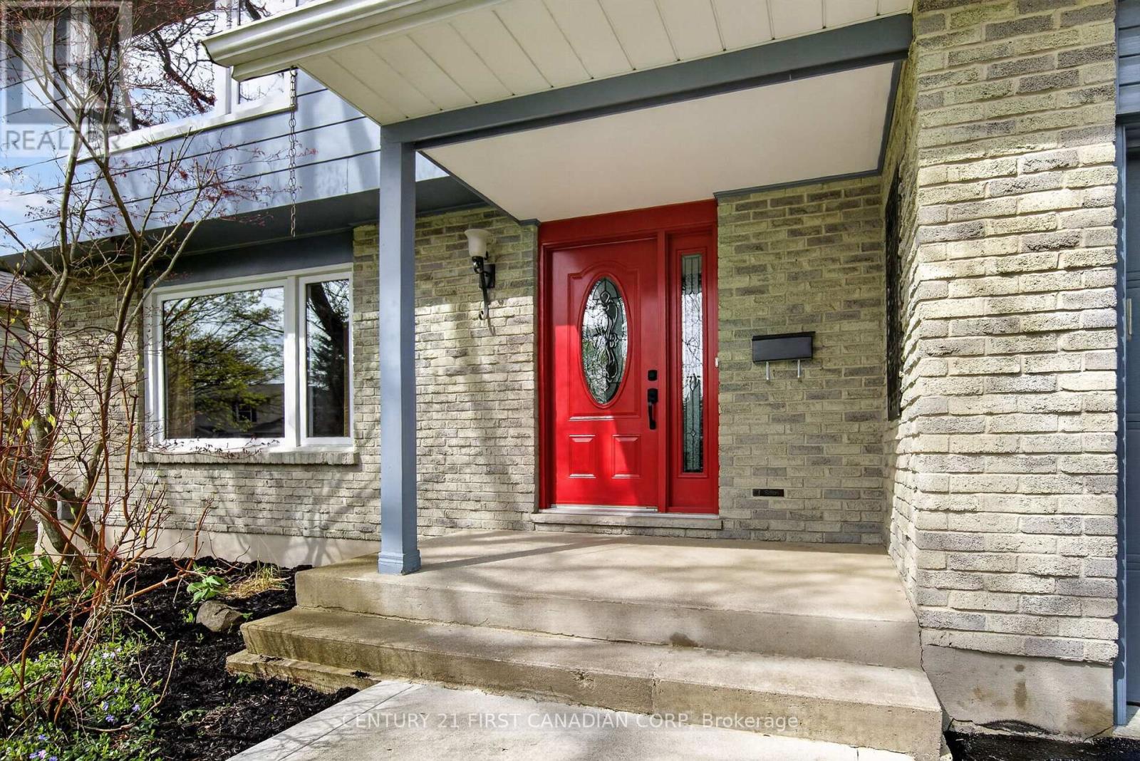 19 BARTLETT CRESCENT - Image 2