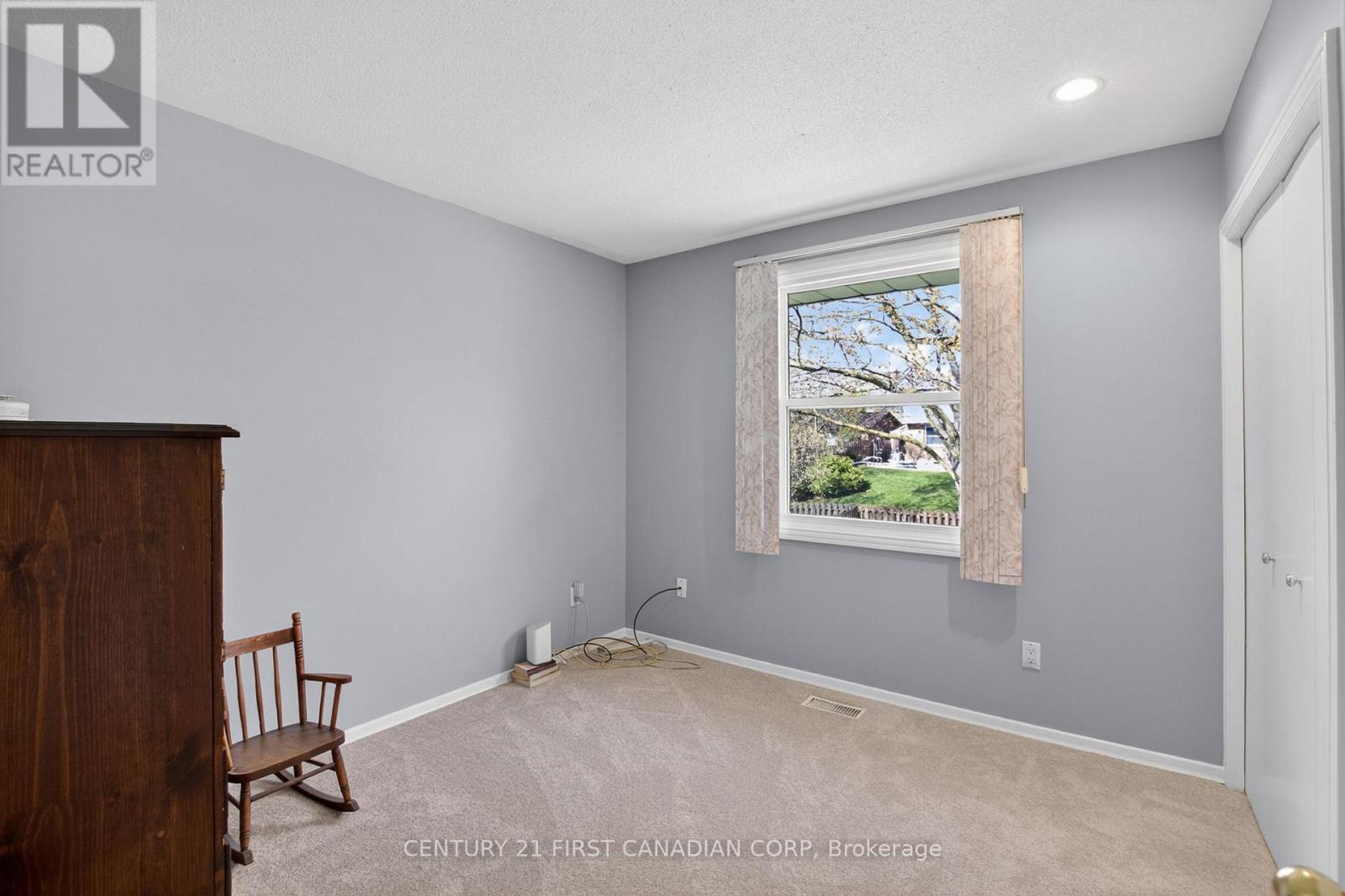 19 BARTLETT CRESCENT - 20