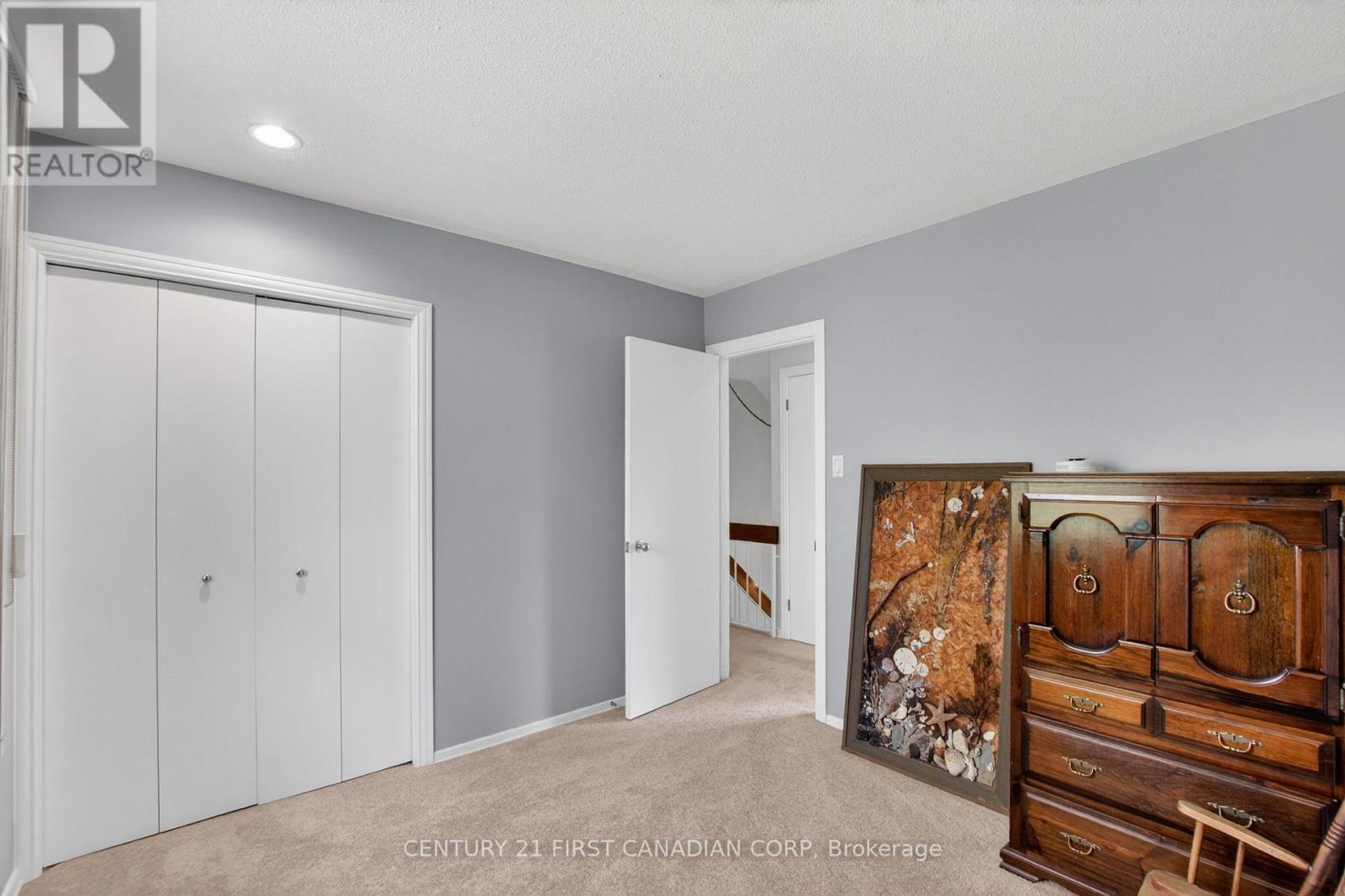 19 BARTLETT CRESCENT - 21