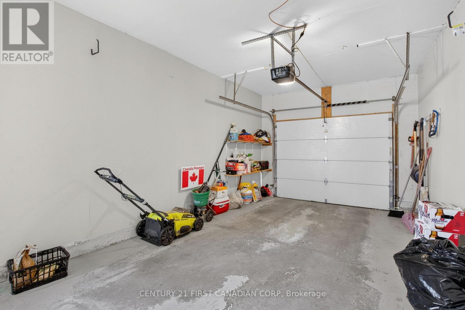 19 BARTLETT CRESCENT - 35