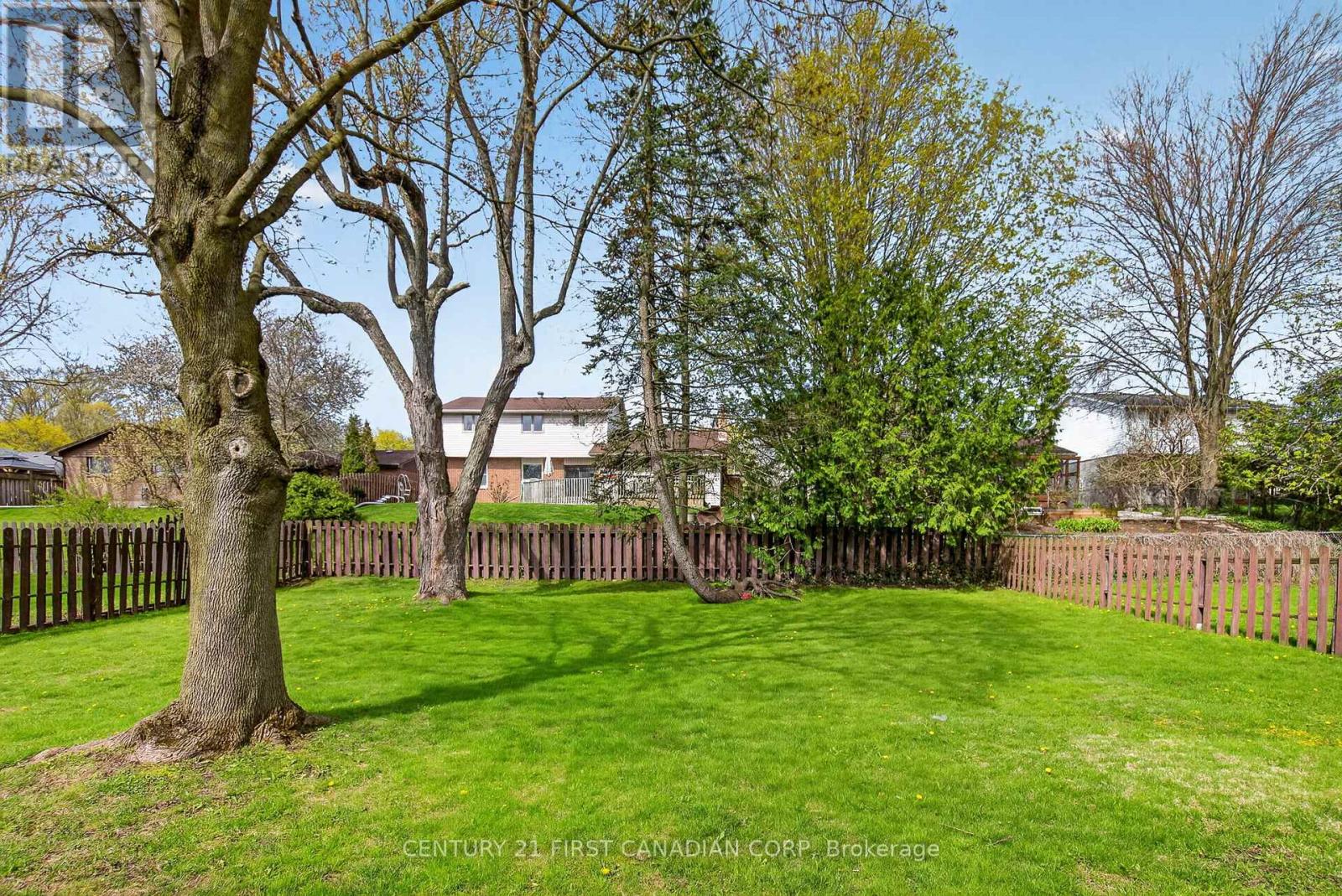 19 BARTLETT CRESCENT - 38