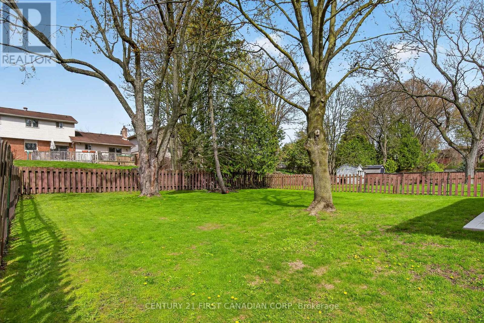 19 BARTLETT CRESCENT - 44