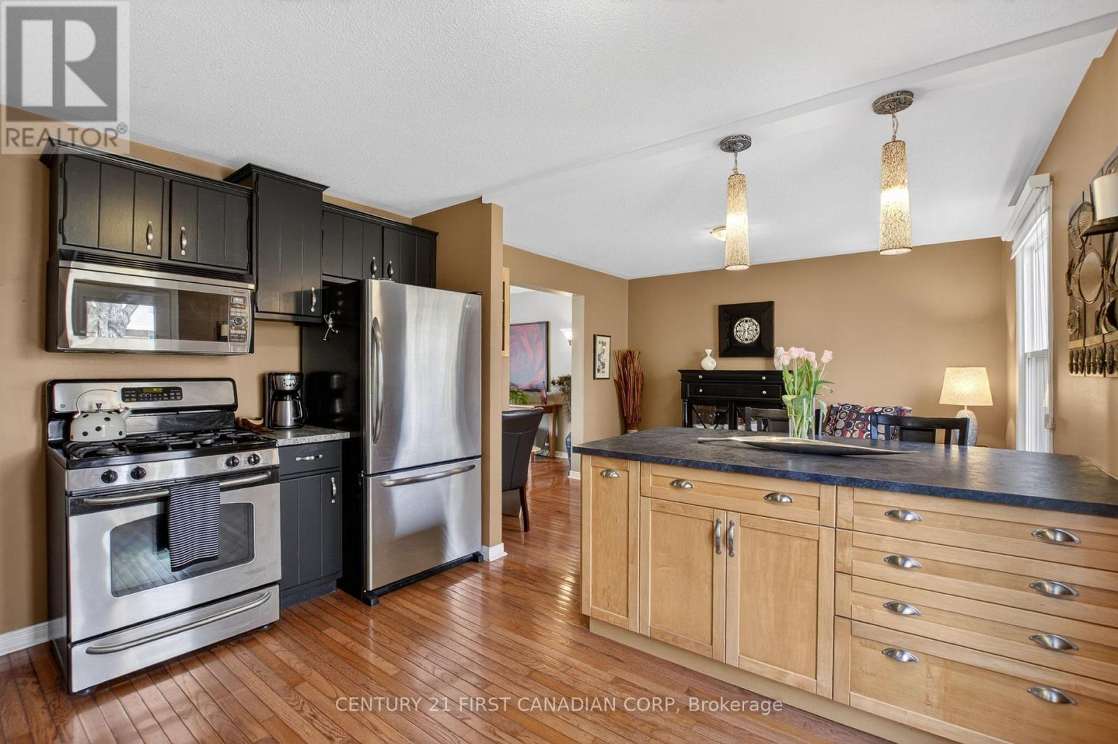 19 BARTLETT CRESCENT - 9