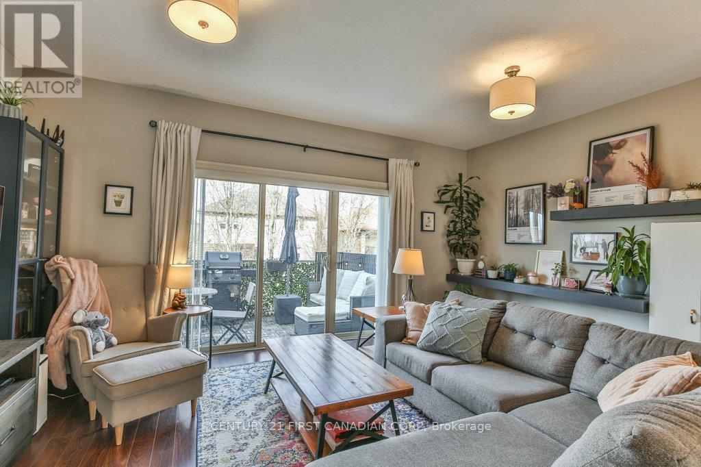 #10 1850 BEAVERBROOK AVENUE - 18