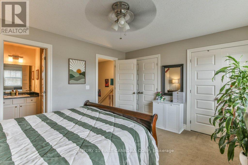 #10 1850 BEAVERBROOK AVENUE - 23