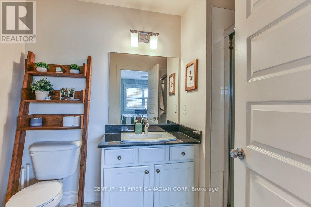 #10 1850 BEAVERBROOK AVENUE - 24