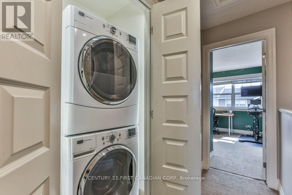 #10 1850 BEAVERBROOK AVENUE - 29