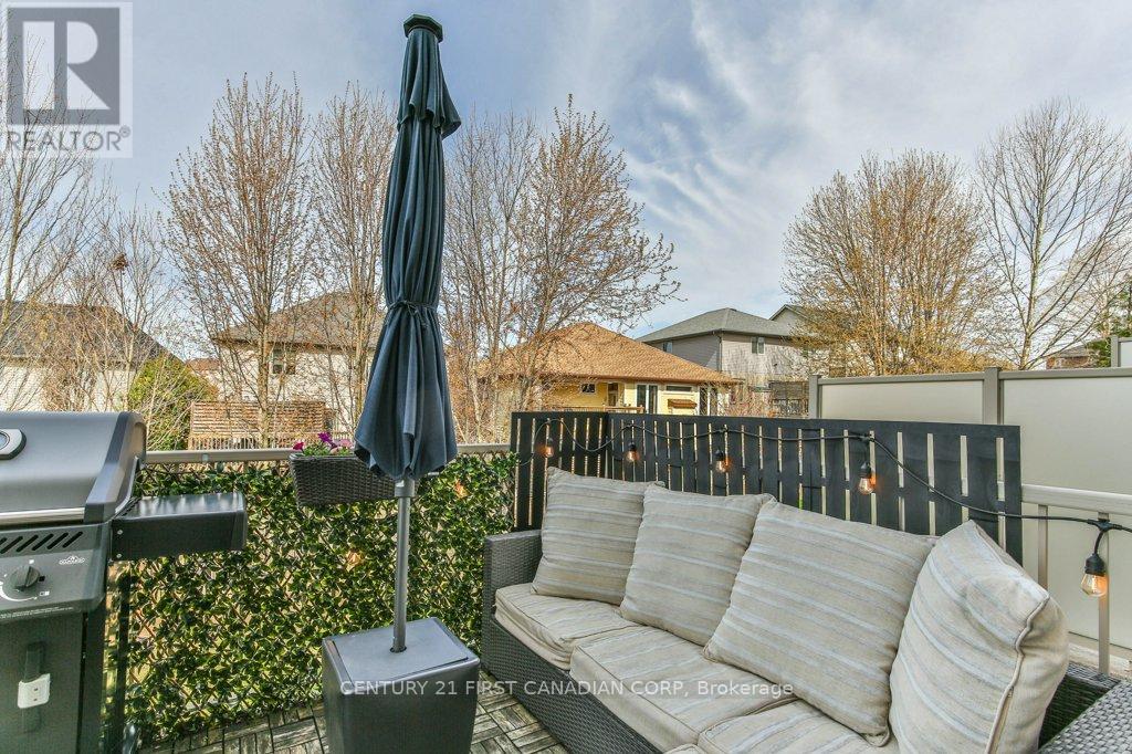 #10 1850 BEAVERBROOK AVENUE - 30