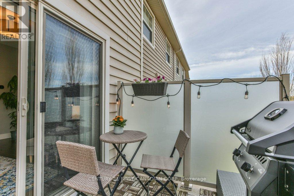 #10 1850 BEAVERBROOK AVENUE - 31
