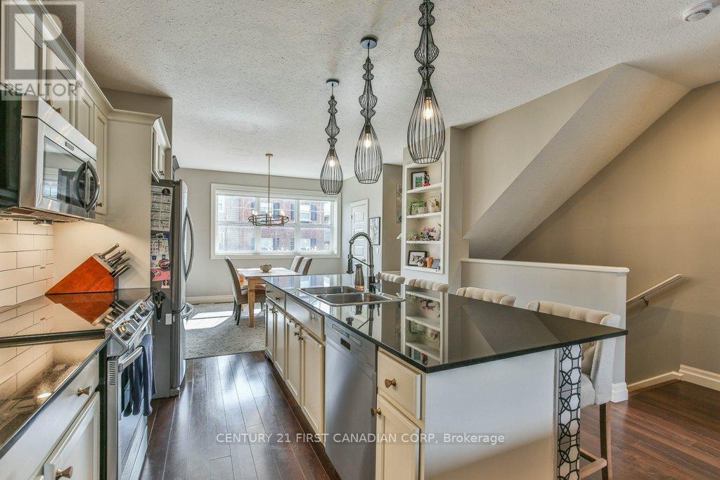 #10 1850 BEAVERBROOK AVENUE - 7