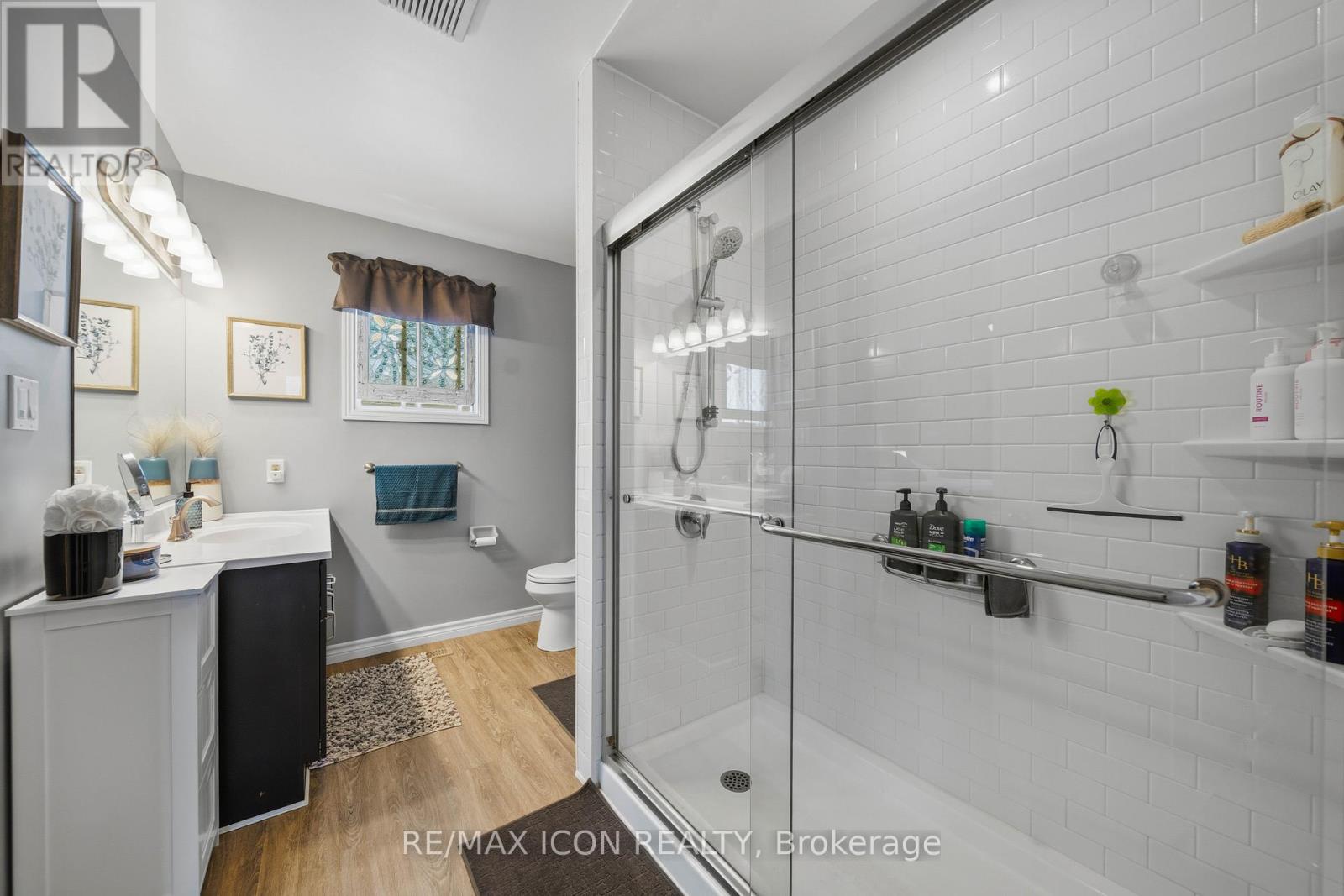 61 CARLETON COURT - 12