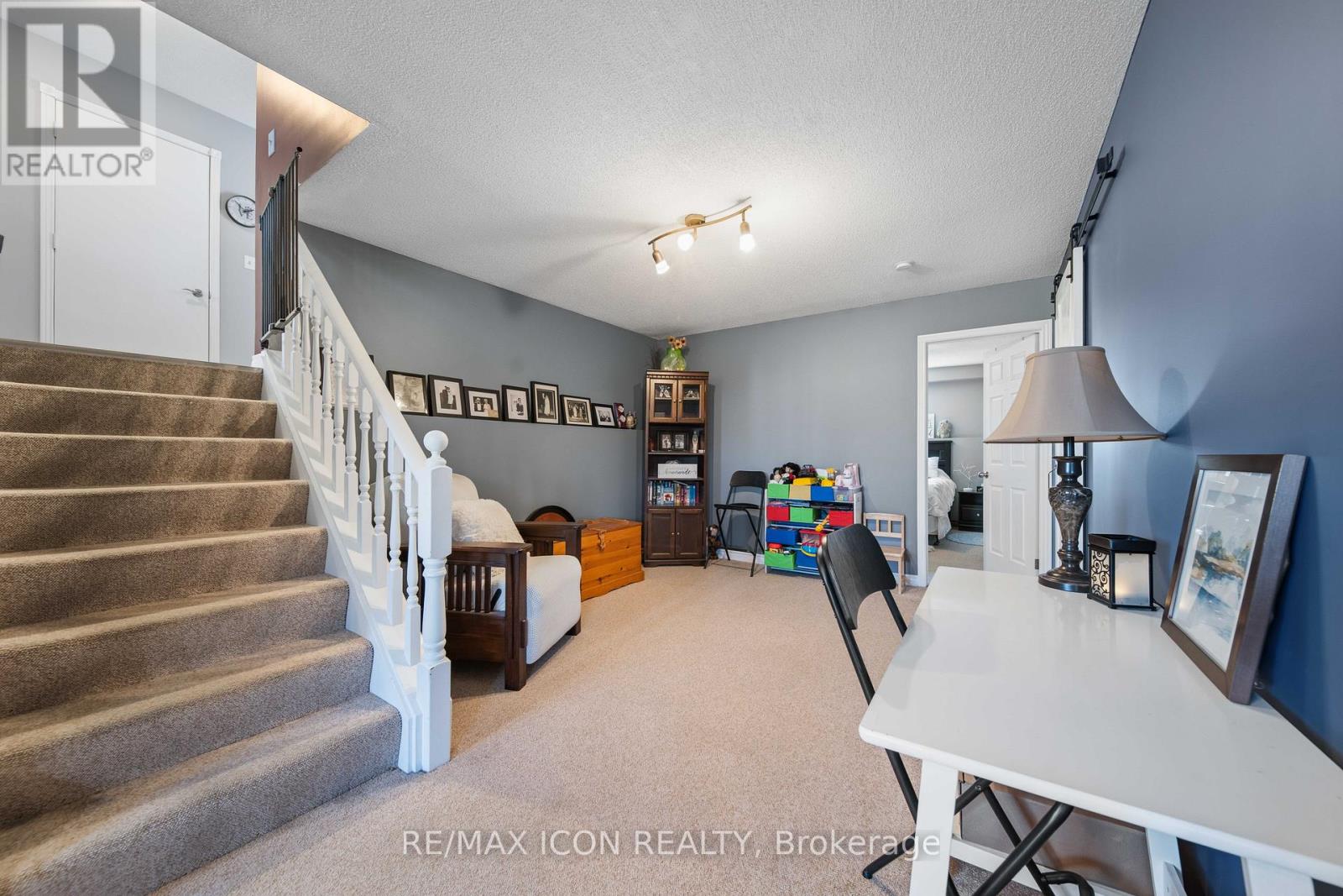 61 CARLETON COURT - 20