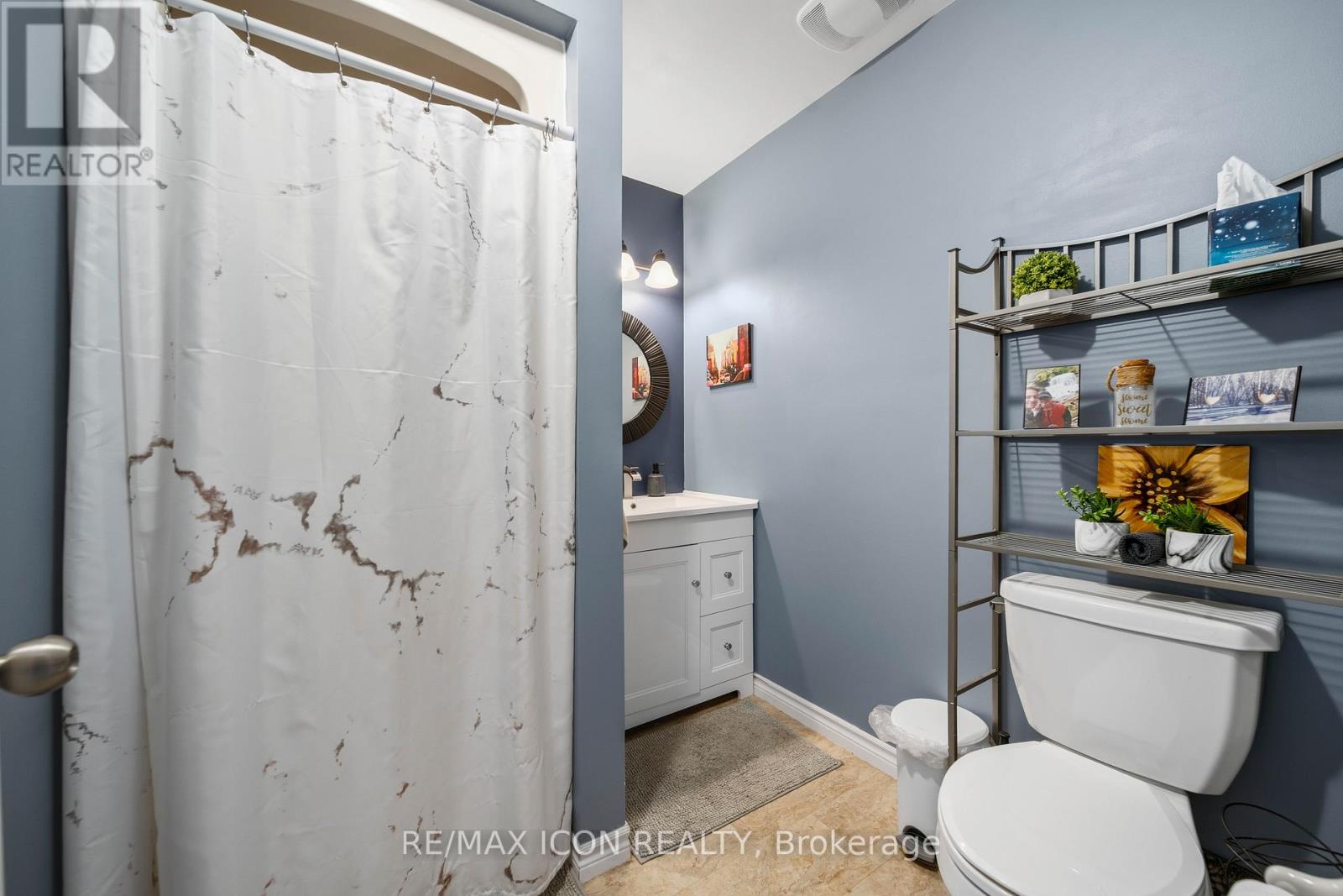 61 CARLETON COURT - 22
