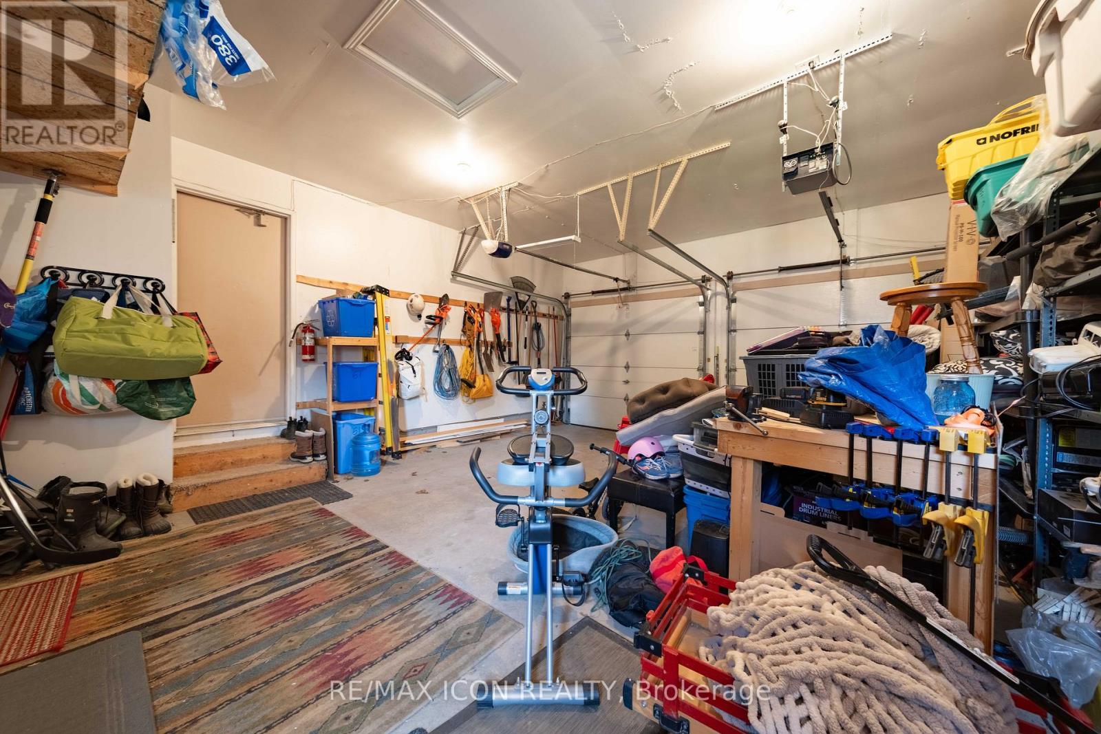 61 CARLETON COURT - 25