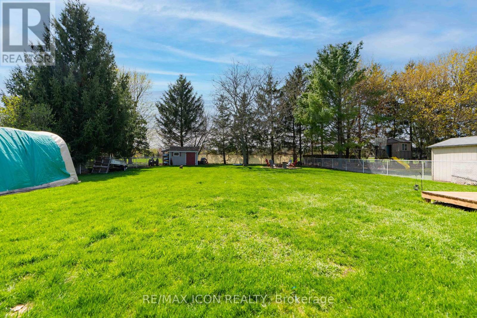 61 CARLETON COURT - 28