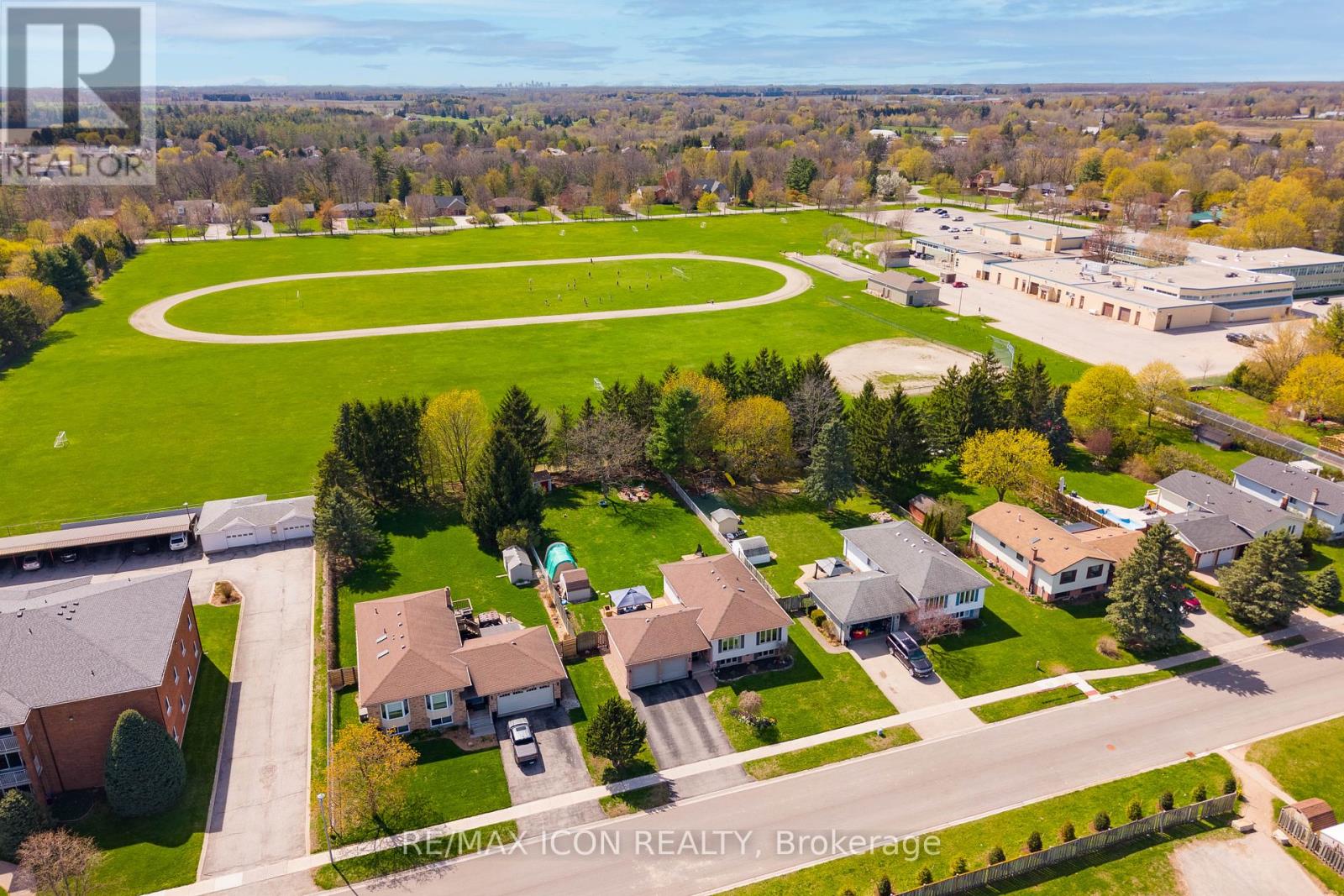 61 CARLETON COURT - 35