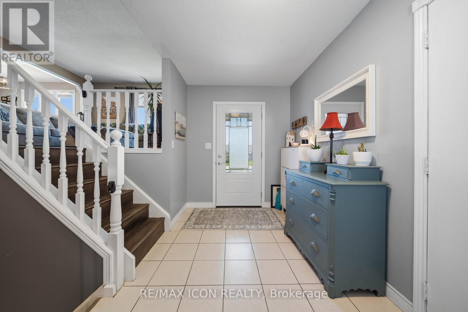 61 CARLETON COURT - 4