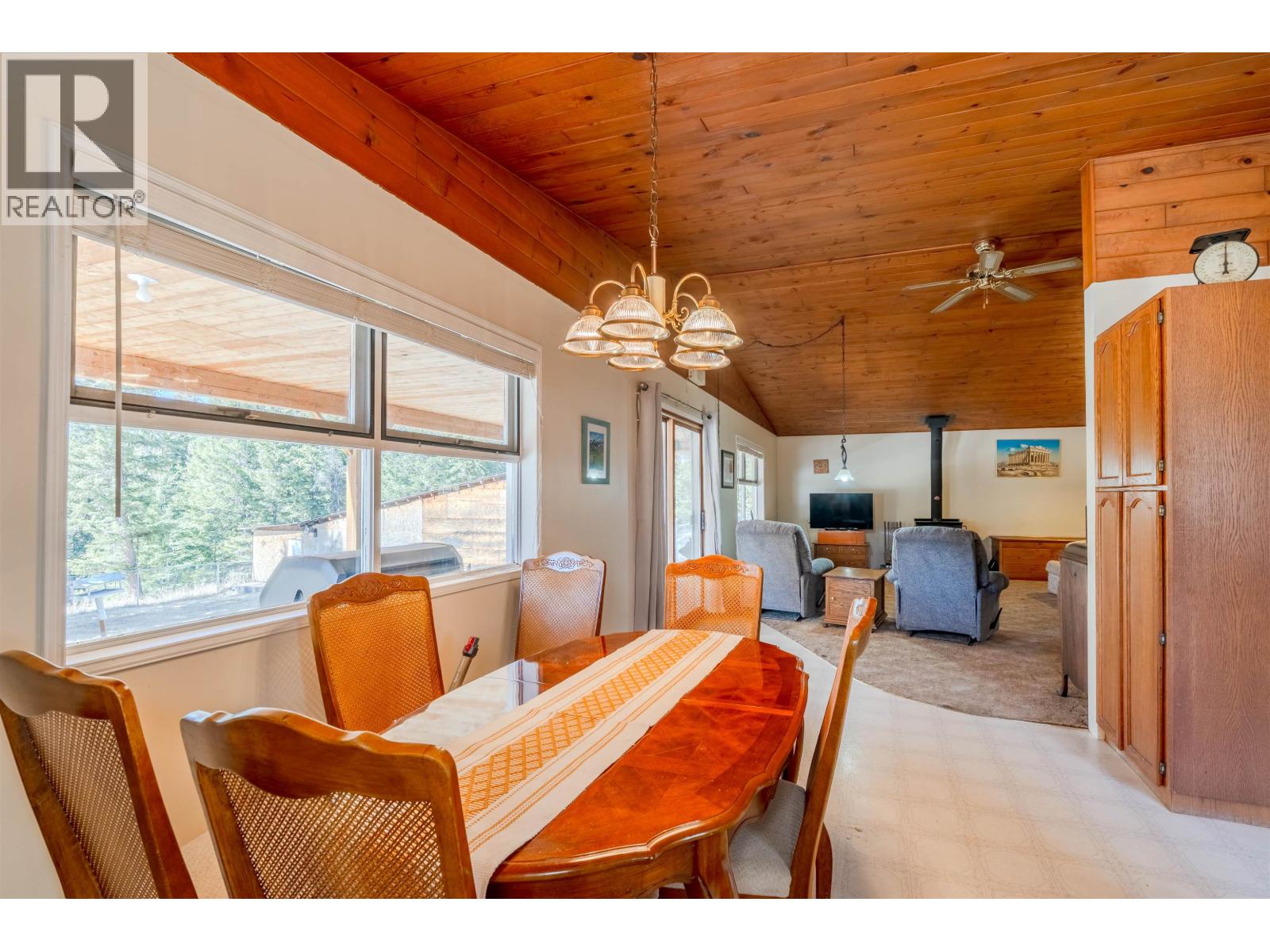 6784 BARNETT ROAD, 100 Mile House