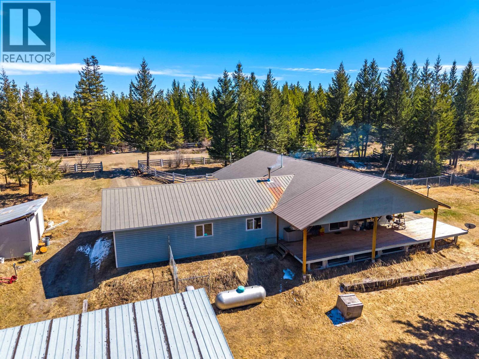 6784 BARNETT ROAD, 100 Mile House