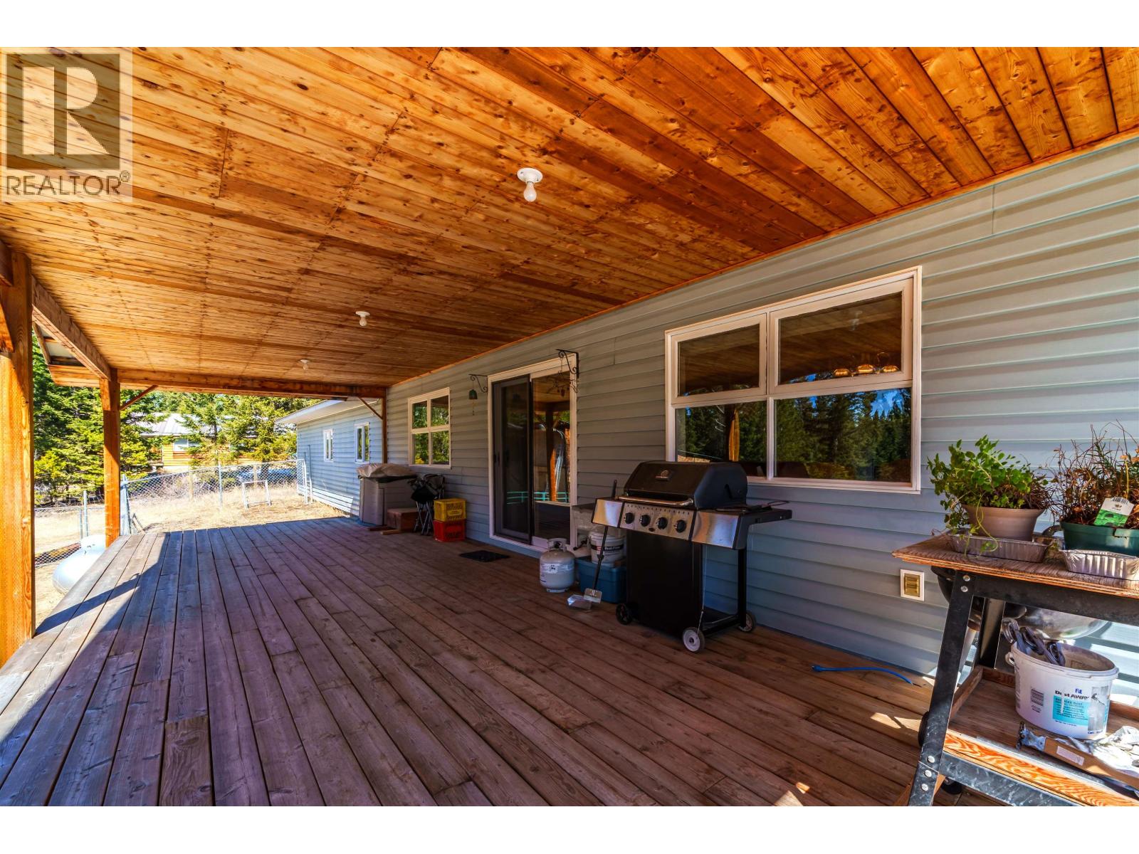 6784 BARNETT ROAD, 100 Mile House