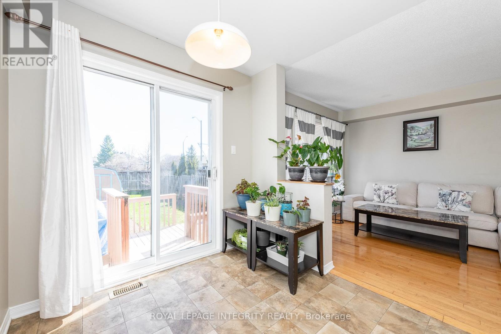 915 SCHOONER CRESCENT - 22