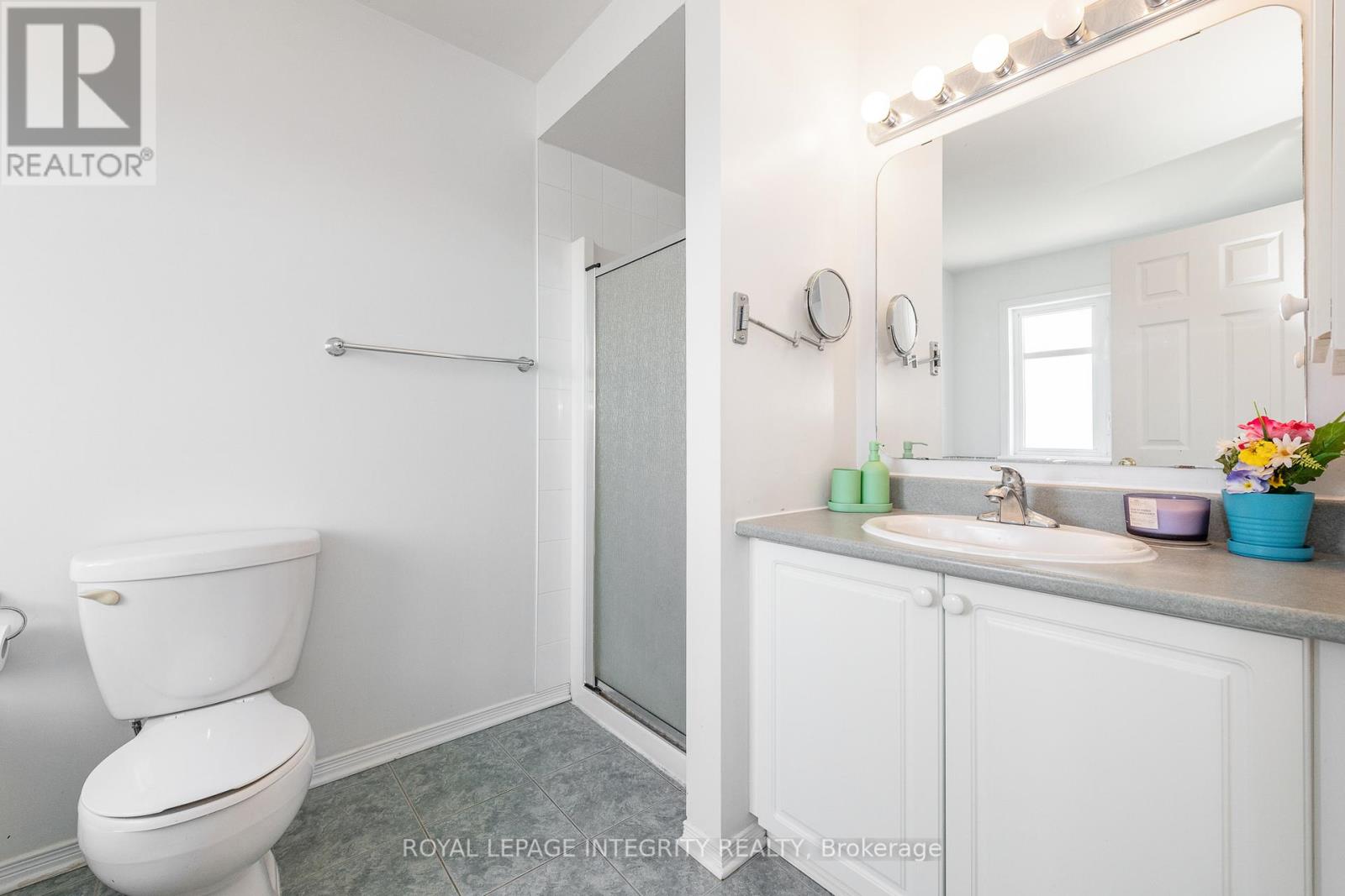 915 SCHOONER CRESCENT - 28
