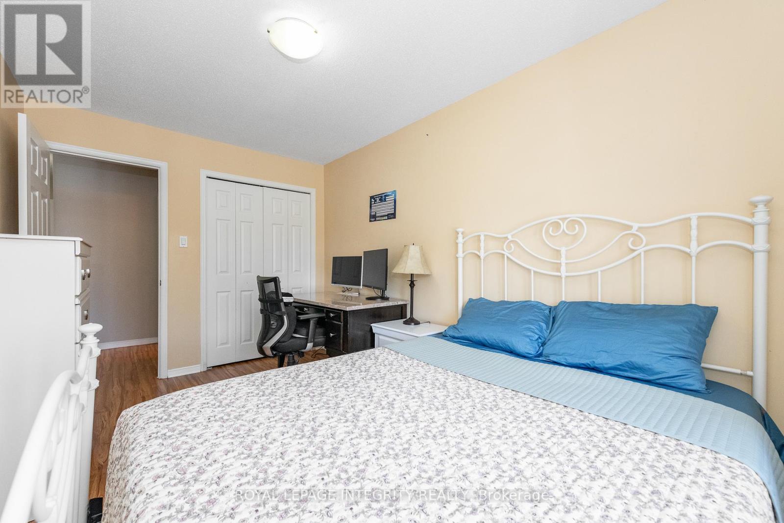 915 SCHOONER CRESCENT - 35