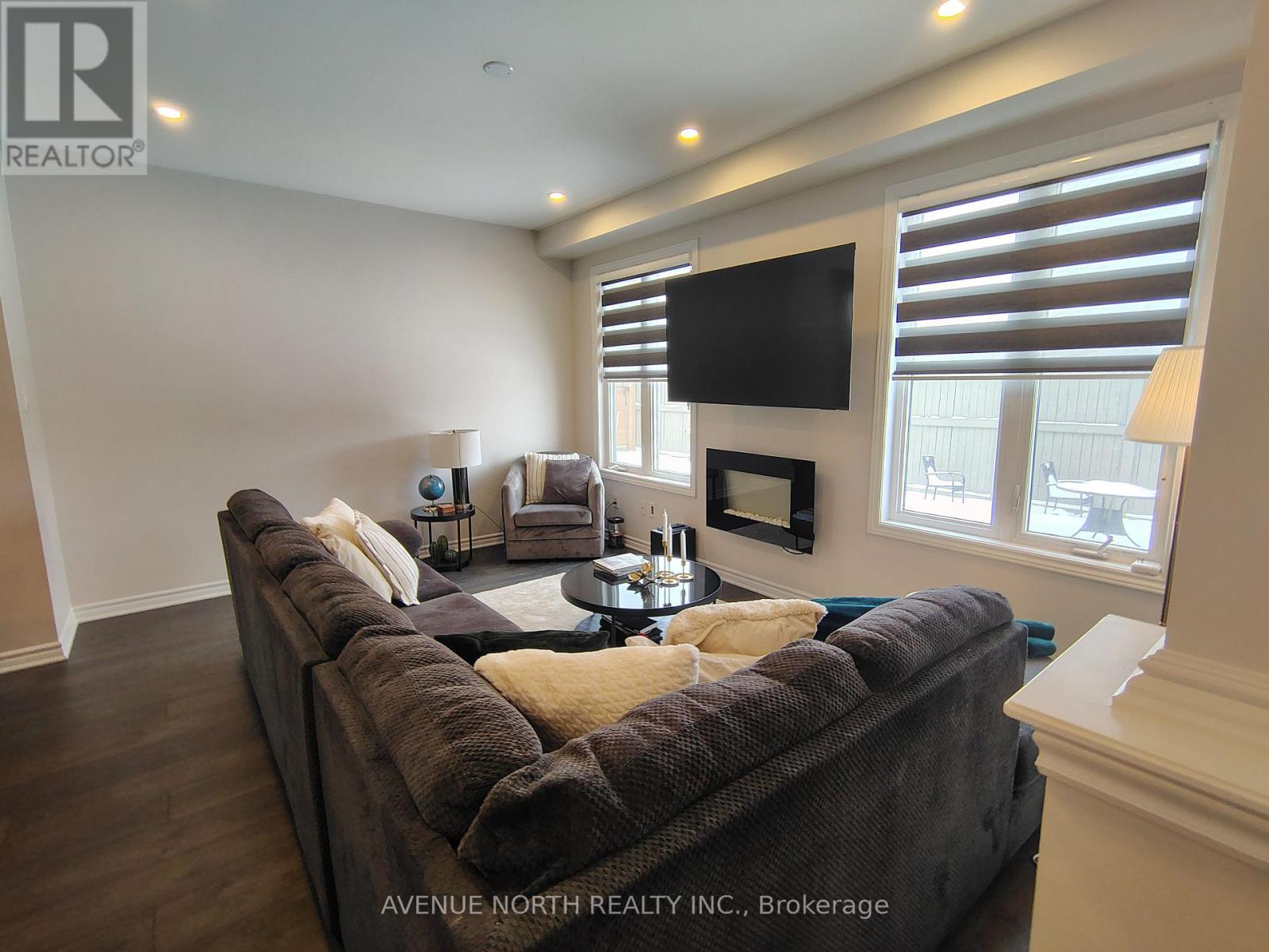 4772 ABBOTT STREET - 11
