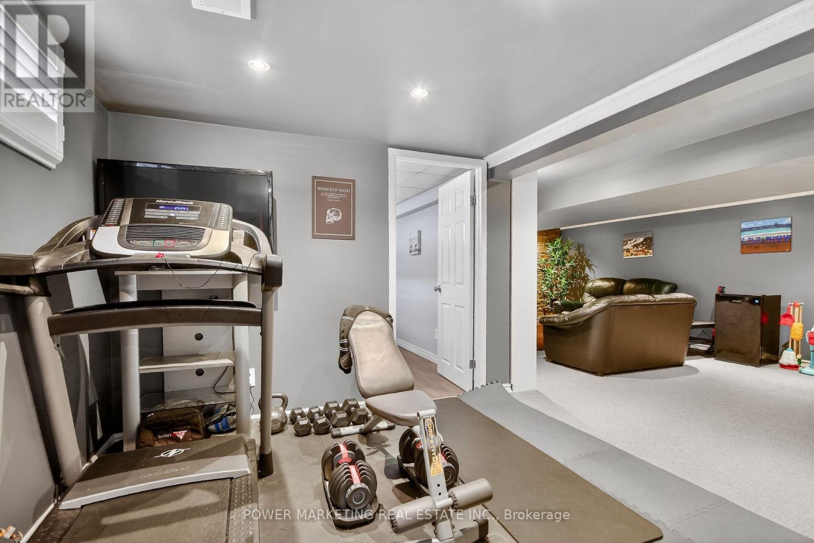 3269 CLEARWATER CRESCENT - 31