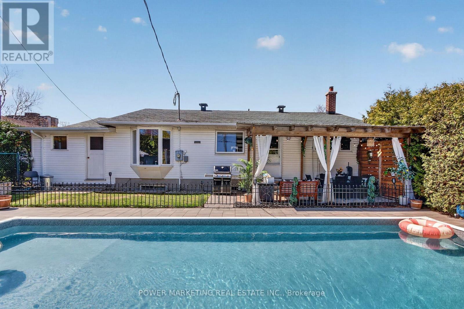 3269 CLEARWATER CRESCENT - 35
