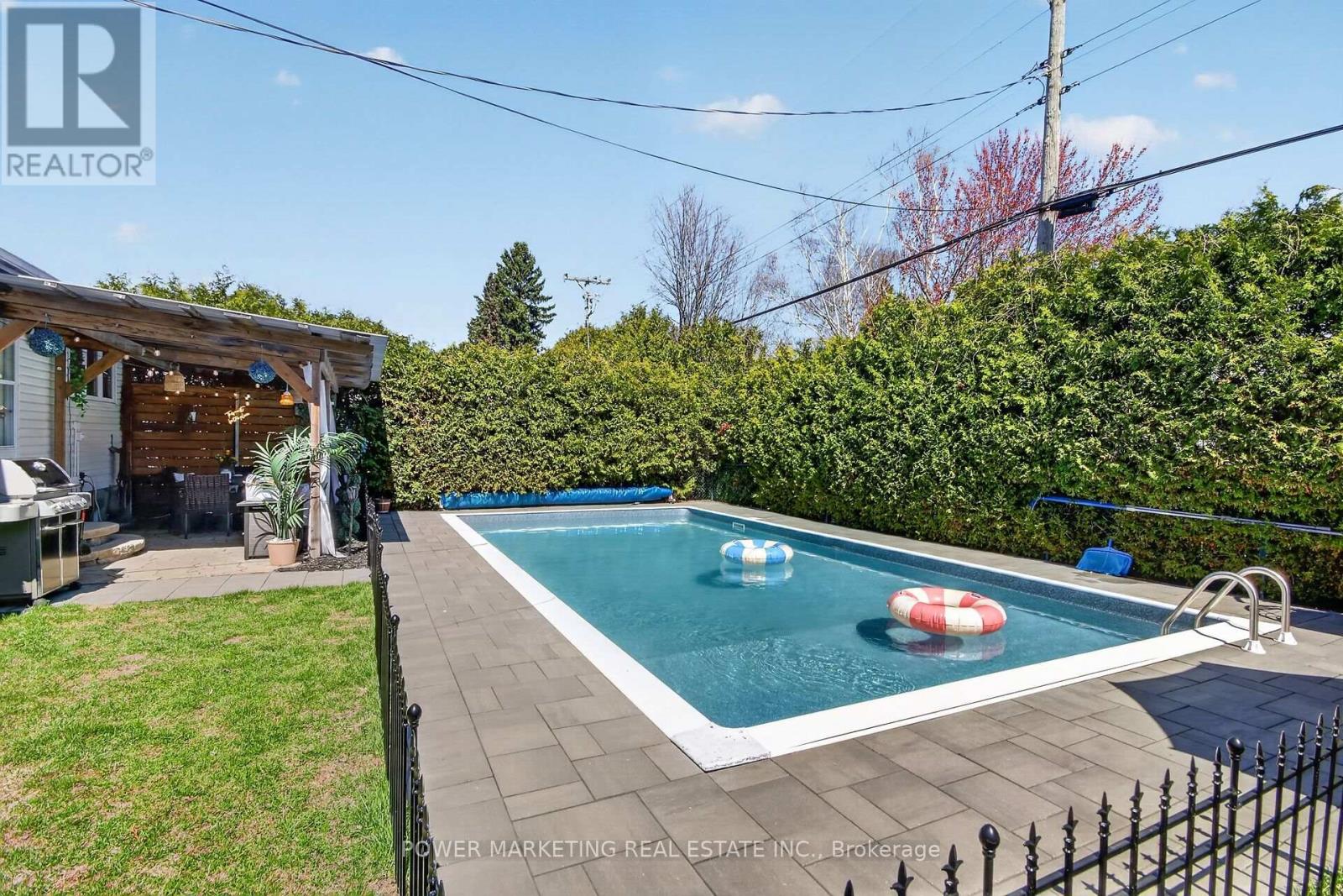 3269 CLEARWATER CRESCENT - 39