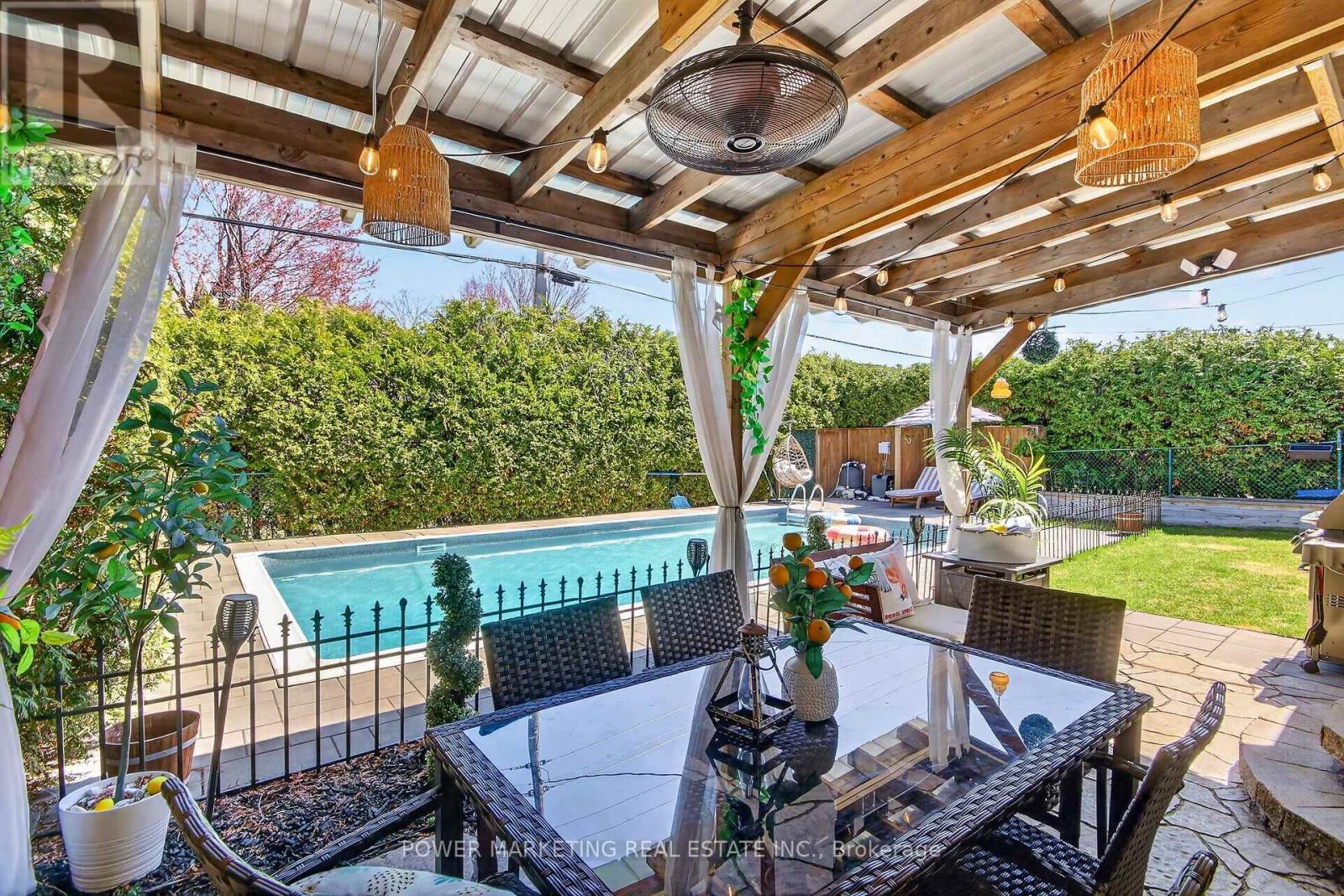 3269 CLEARWATER CRESCENT - 41