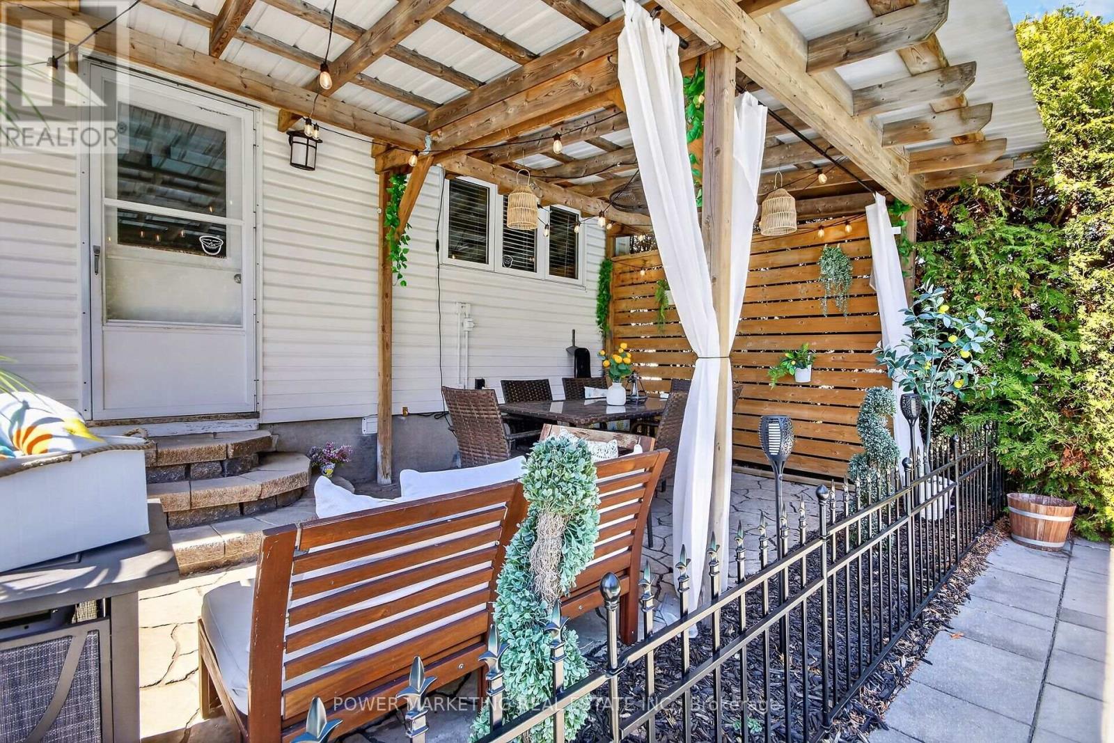 3269 CLEARWATER CRESCENT - 42