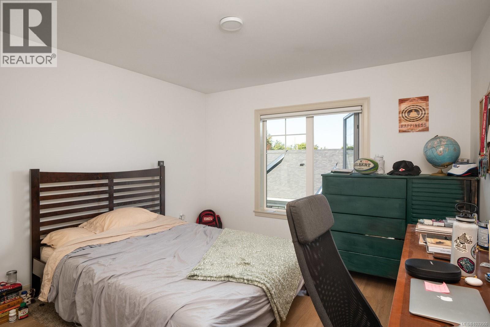 #3 3092 Washington Ave - 14