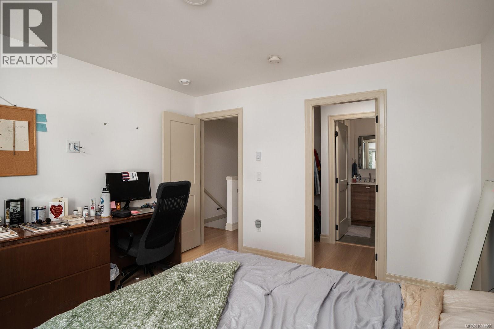 #3 3092 Washington Ave - 15