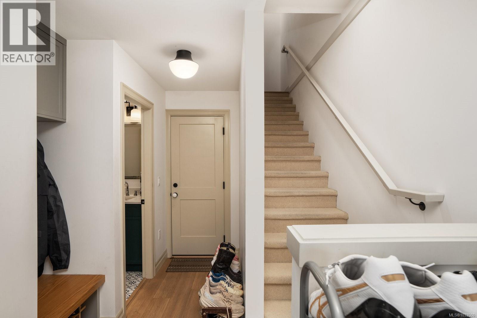 #3 3092 Washington Ave - 26