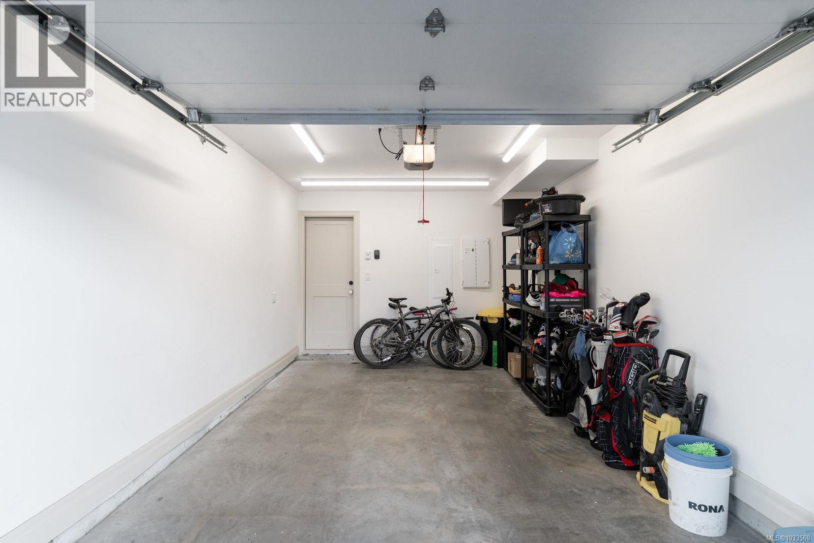 #3 3092 Washington Ave - 27