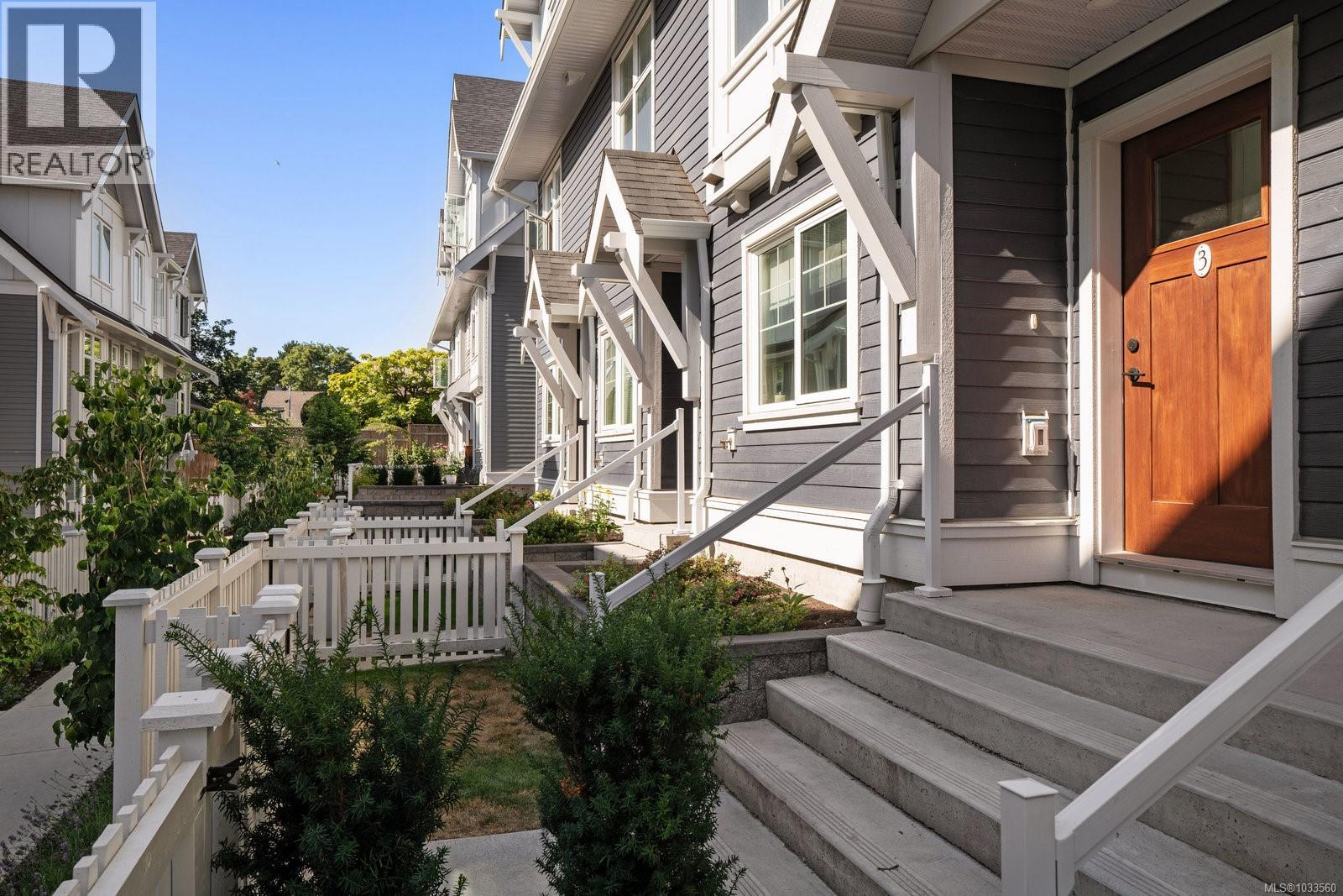 #3 3092 Washington Ave - 31