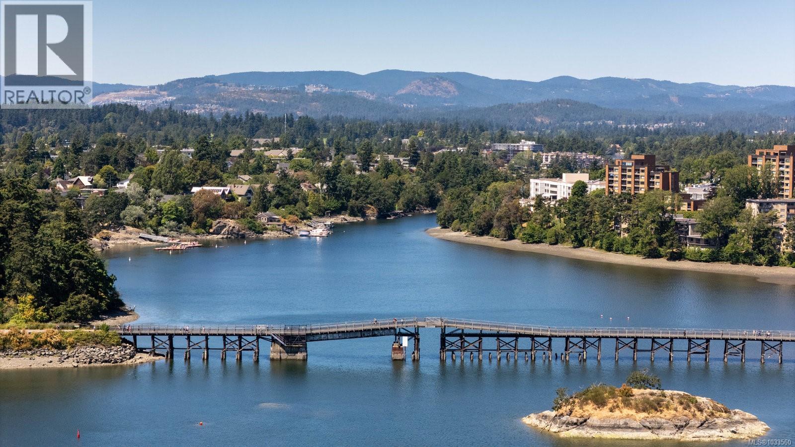 #3 3092 Washington Ave - 34