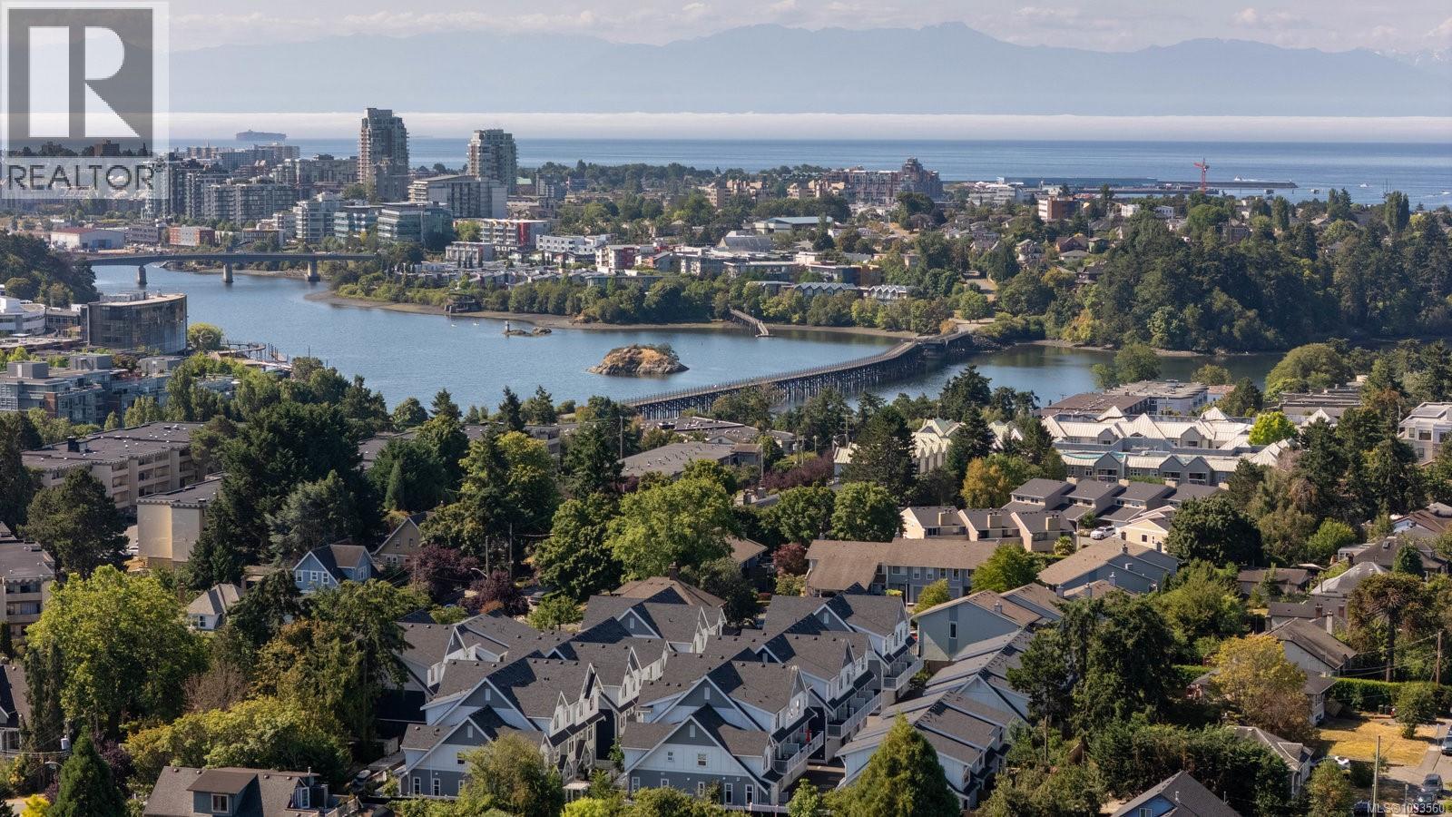 #3 3092 Washington Ave - 36