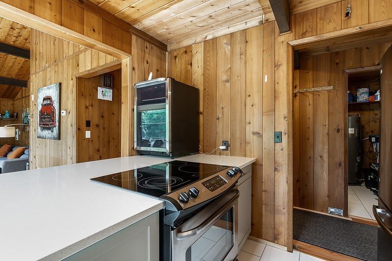 1680 COLUMBIA VALLEY ROAD, Columbia Valley, Lindell Beach