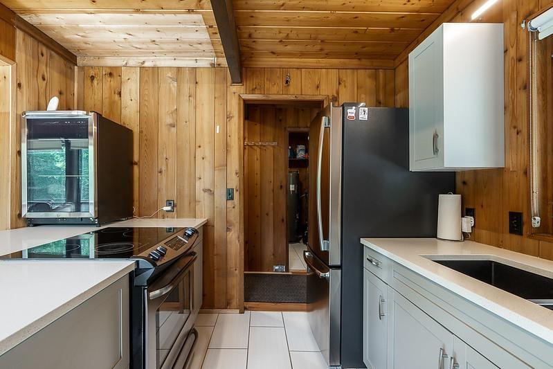1680 COLUMBIA VALLEY ROAD, Columbia Valley, Lindell Beach