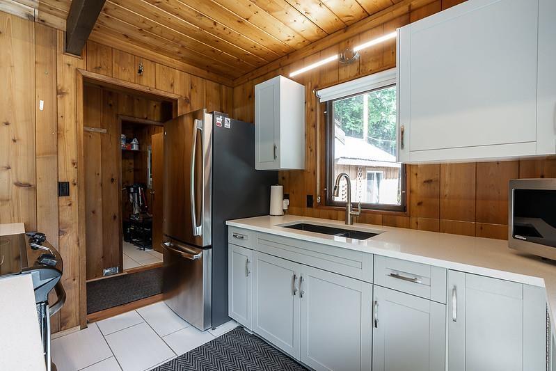 1680 COLUMBIA VALLEY ROAD, Columbia Valley, Lindell Beach