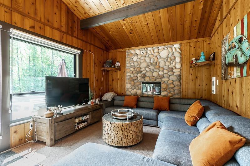 1680 COLUMBIA VALLEY ROAD, Columbia Valley, Lindell Beach