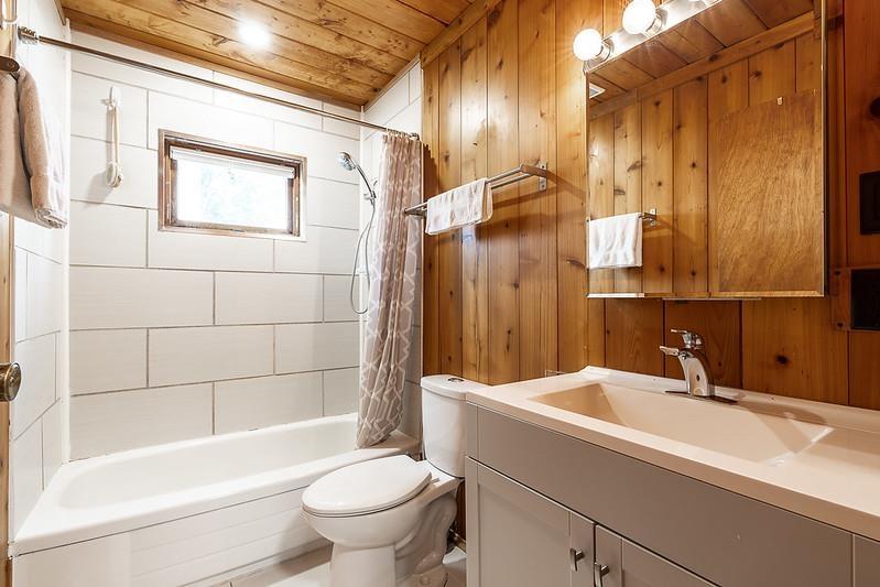 1680 COLUMBIA VALLEY ROAD, Columbia Valley, Lindell Beach